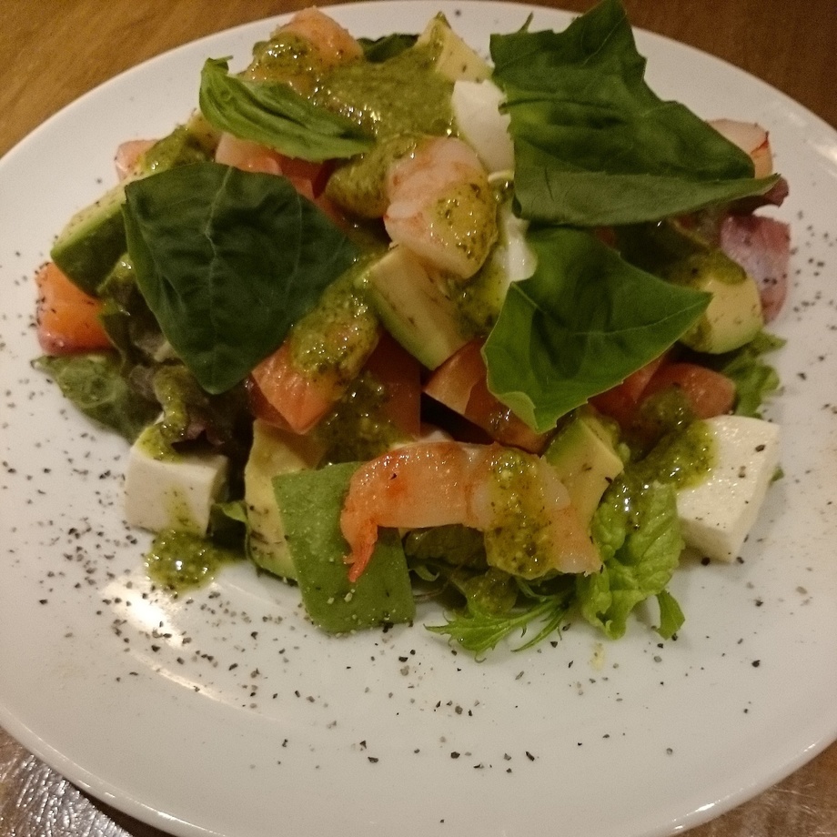いかり屋の豪快カプレーゼ（980）
