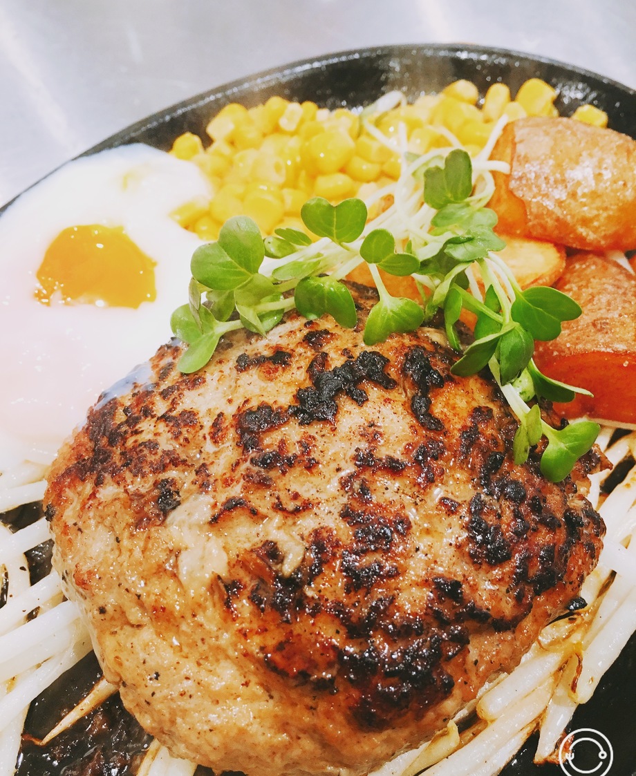 イベリコ豚×ブラックアンガス牛のハンバーグステーキ（1000円）