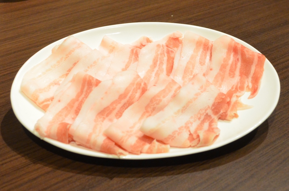 【望来豚バラ肉セット】　　望来豚バラ肉、野菜セット（１９８０円（税別））