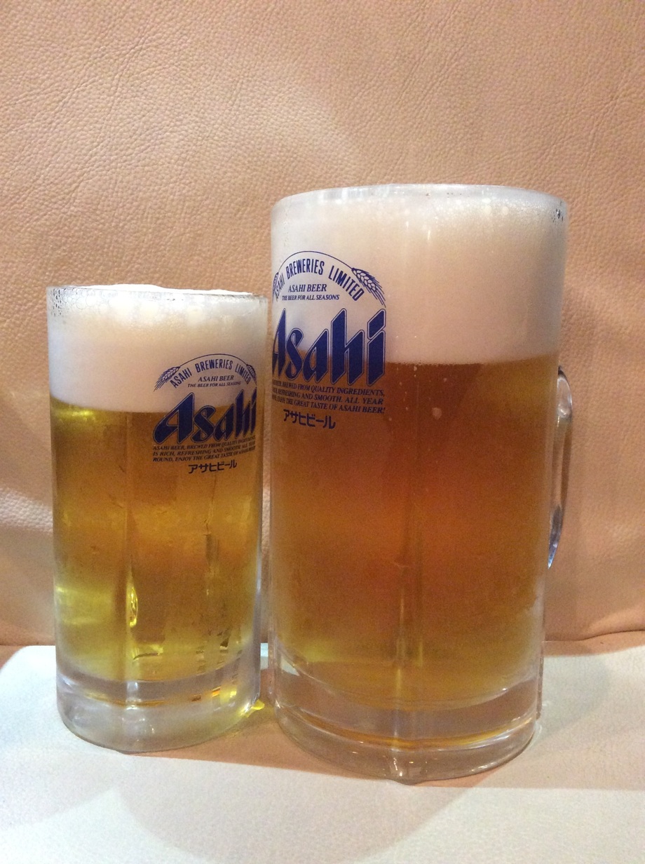 生ビール（中ジョッキ580円 メガジョッキ980円）