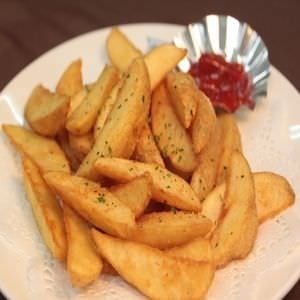 「各種ポテトフライ」（３５０円）