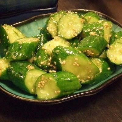 「塩だれキュウリ」（４００円）