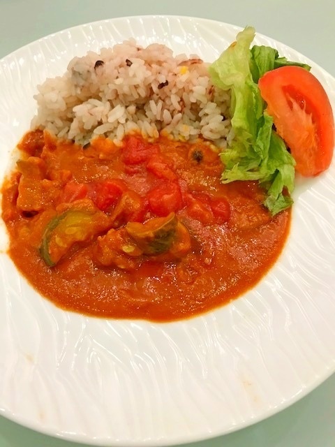 お野菜たっぷりトマトカレー