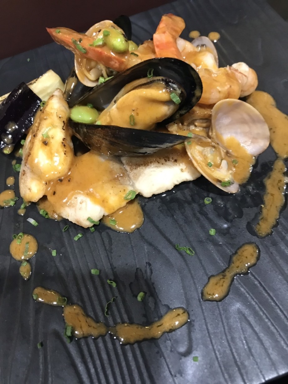 魚介のワイン蒸し ブールアメリケーヌソース