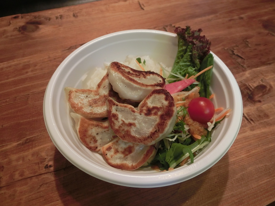 ワンコイン餃子丼（500）