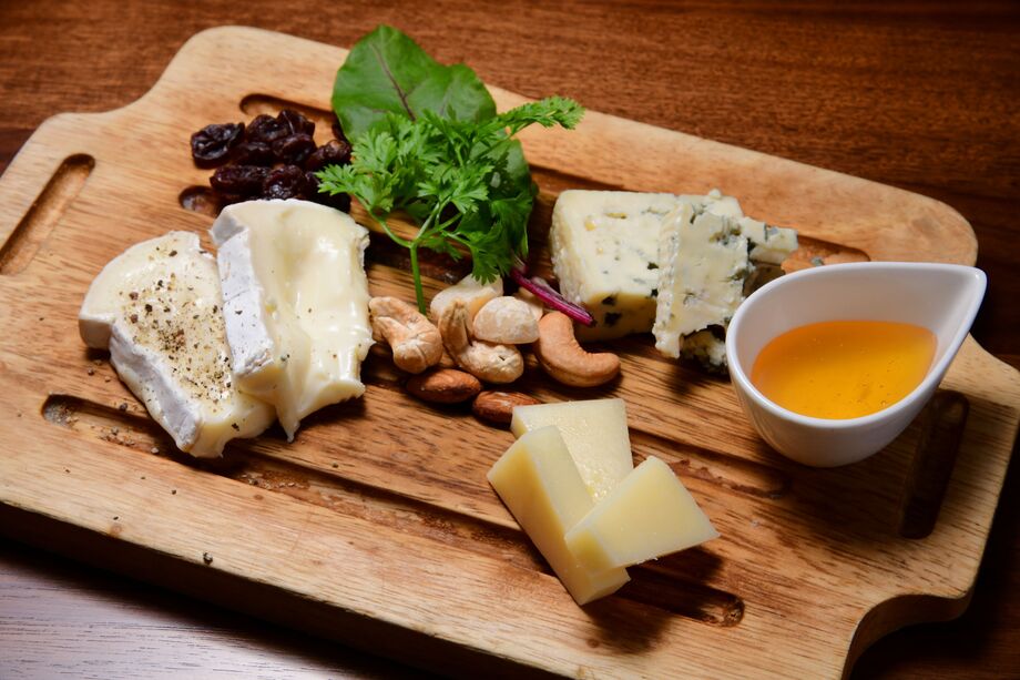 おまかせチーズ盛り合わせ