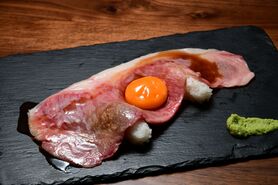 黒毛和牛の大判肉寿司