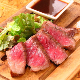 厳選黒毛和牛の霜降りステーキ