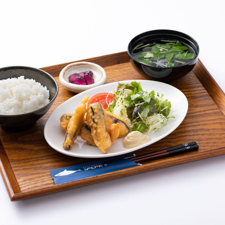さばの唐揚げ定食（800円（税込））