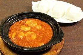 鉄板チーズ焼きエビチリ