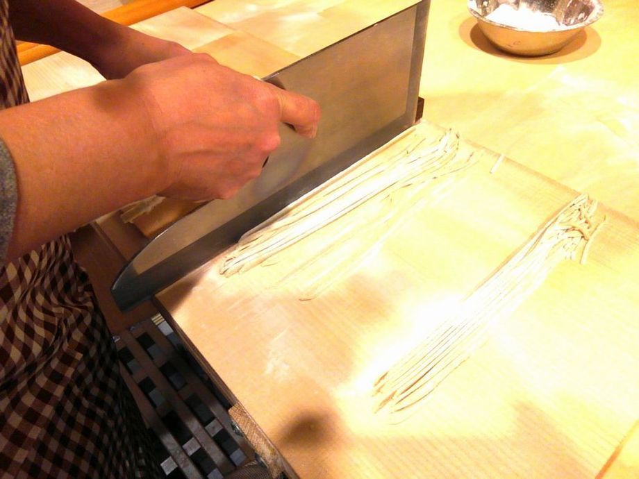 十割そば打ち体験(2人1鉢の体験コース)