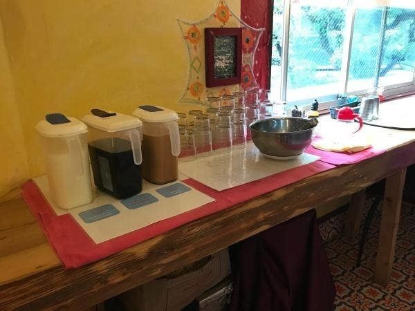 全セットでドリンク（ラッシー、チャイ、コーヒー）付きです（無料）