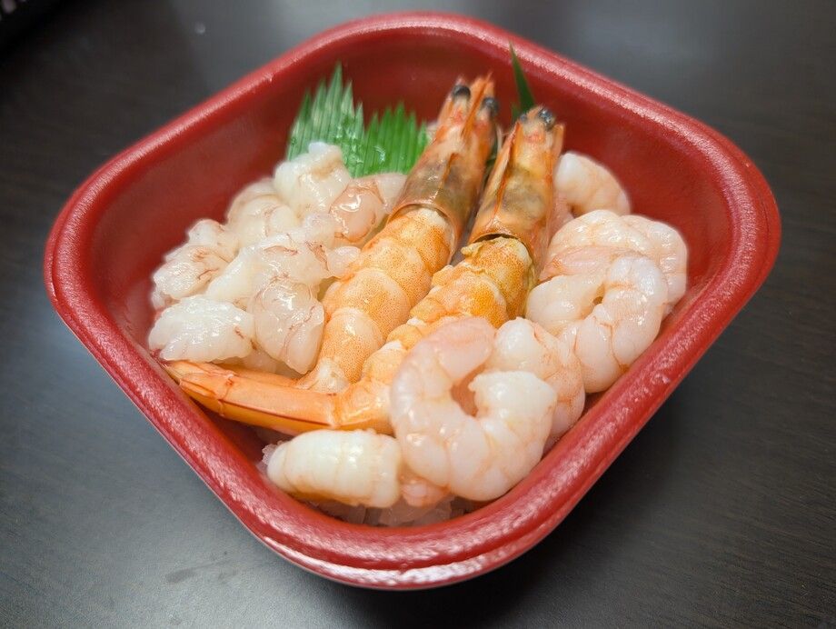 海老づくし丼（並盛680円（税込）～）