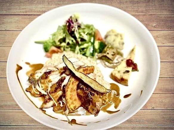 プレートランチ（¥1230）