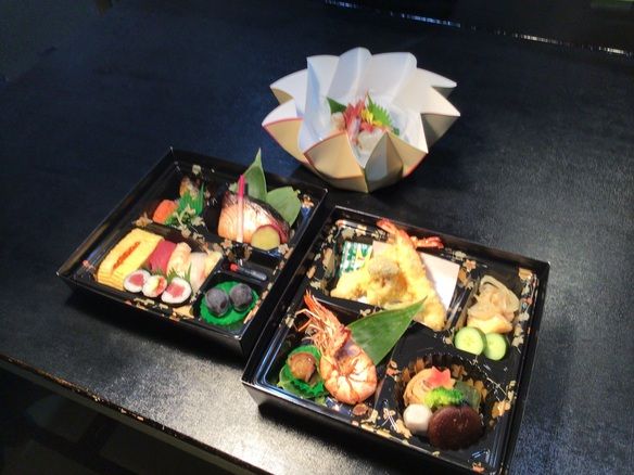 二段料理弁当　蘭（らん）