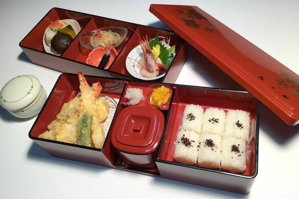 割子二段弁当
