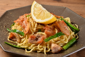 豚トロと黒胡椒のレモン焼き麺