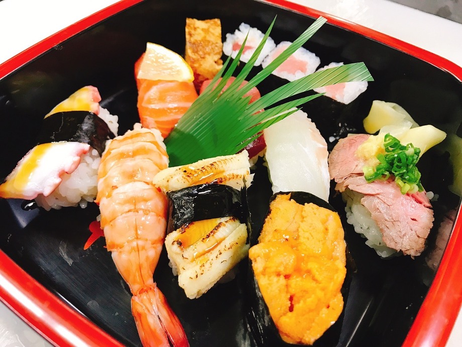寿司（一人前1,750円から）