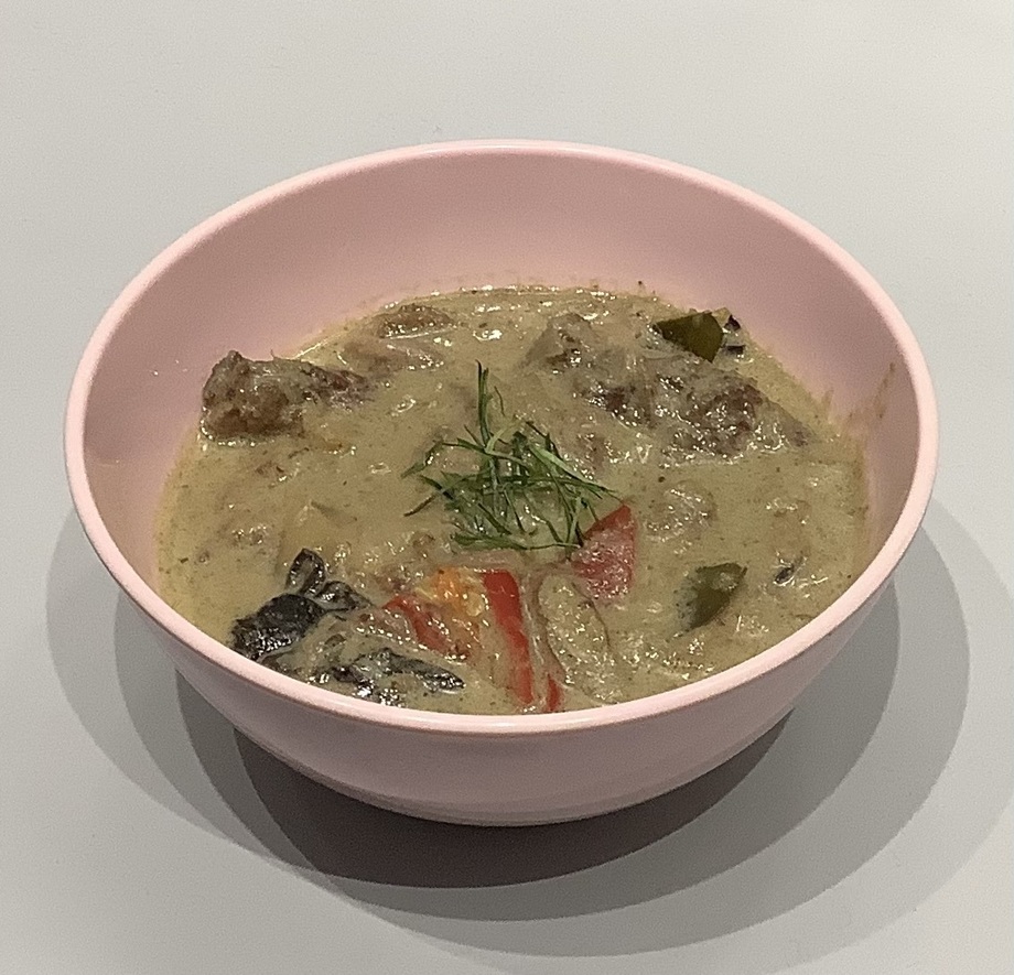 ⦅日替わり⦆Bセット 鶏肉とジャガイモのマッサマンカレー