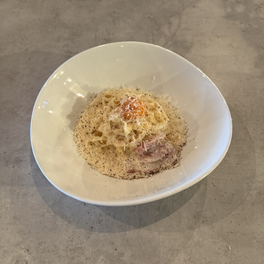 3種のチーズとベーコンのカルボナーラ　￼ 