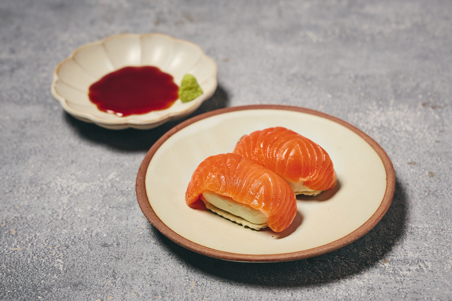 サーモンといぶりがっこSUSHI