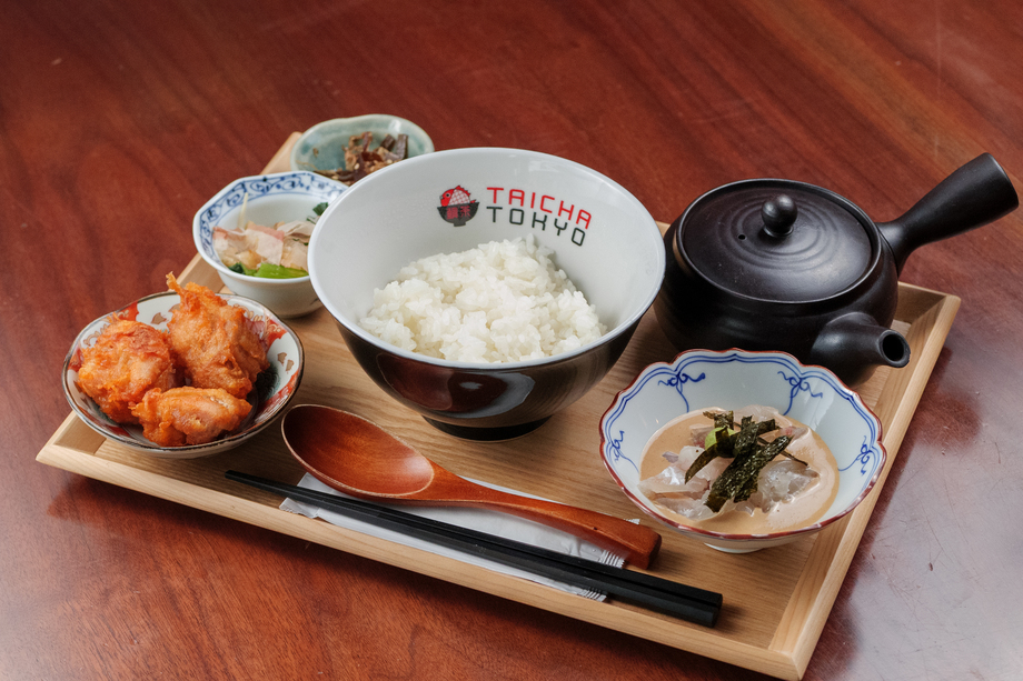 から揚げセット鯛茶漬け御膳　　　　　　　　　　　　