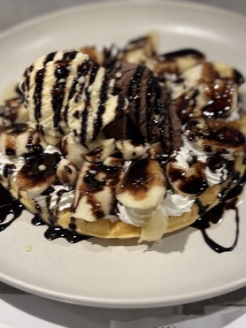 チョコバナナアメリカンワッフルケーキ🍌🍌