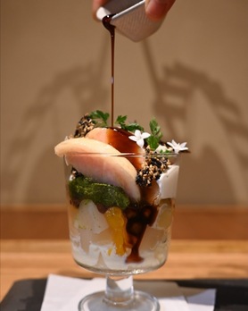 桃とアールグレイのクリームあんみつ