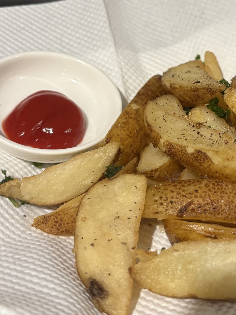 キリン1番搾りとおつまみ皮付きポテト🍟