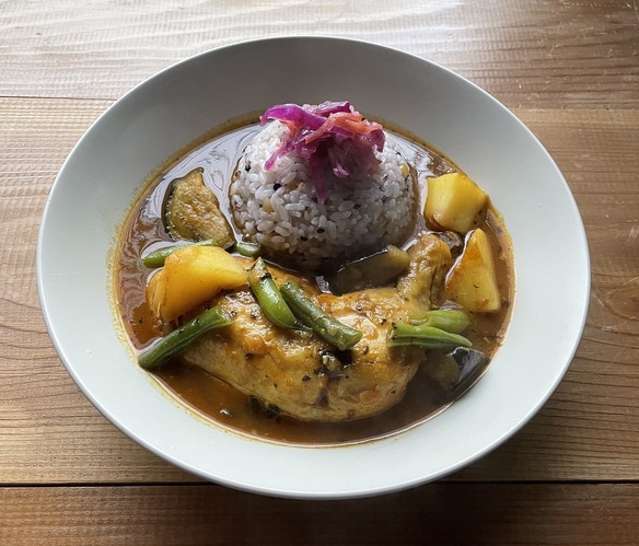 骨付きチキンスープカレー