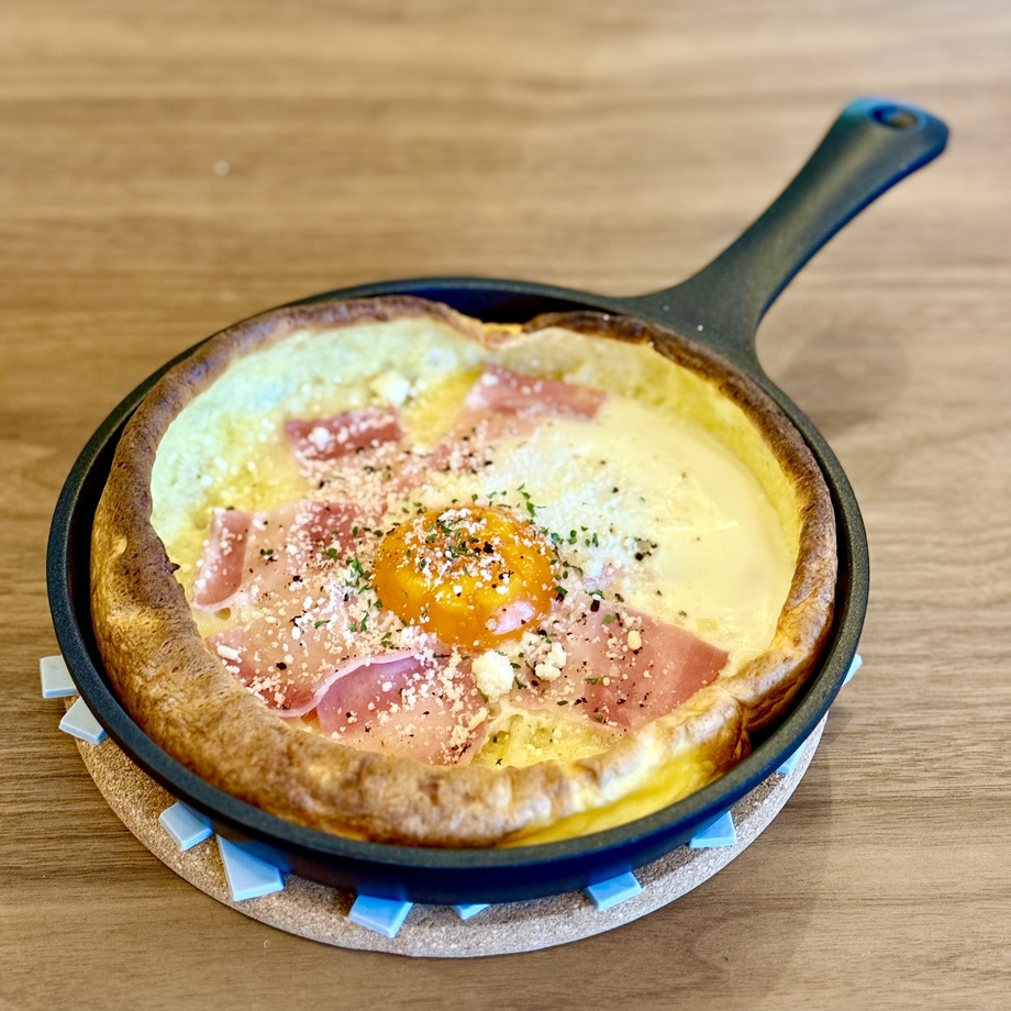 ベーコンエッグチーズダッチベイビー