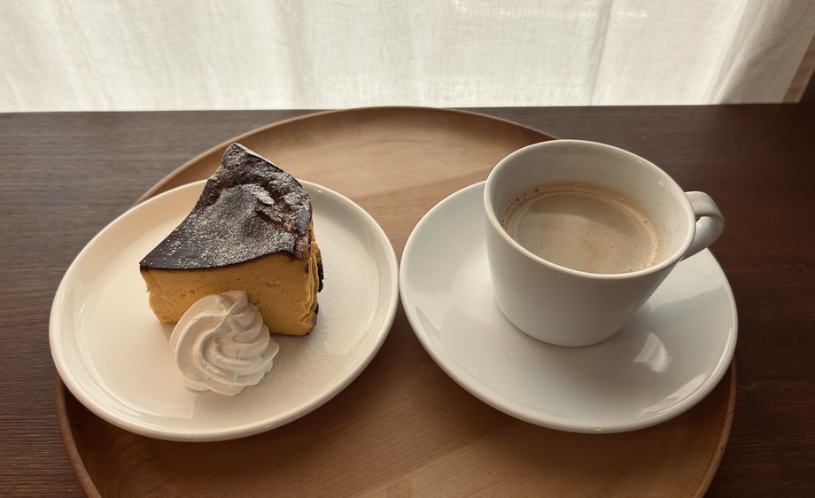 ケーキセット（ドリンクはセットドリンクからお選びください）