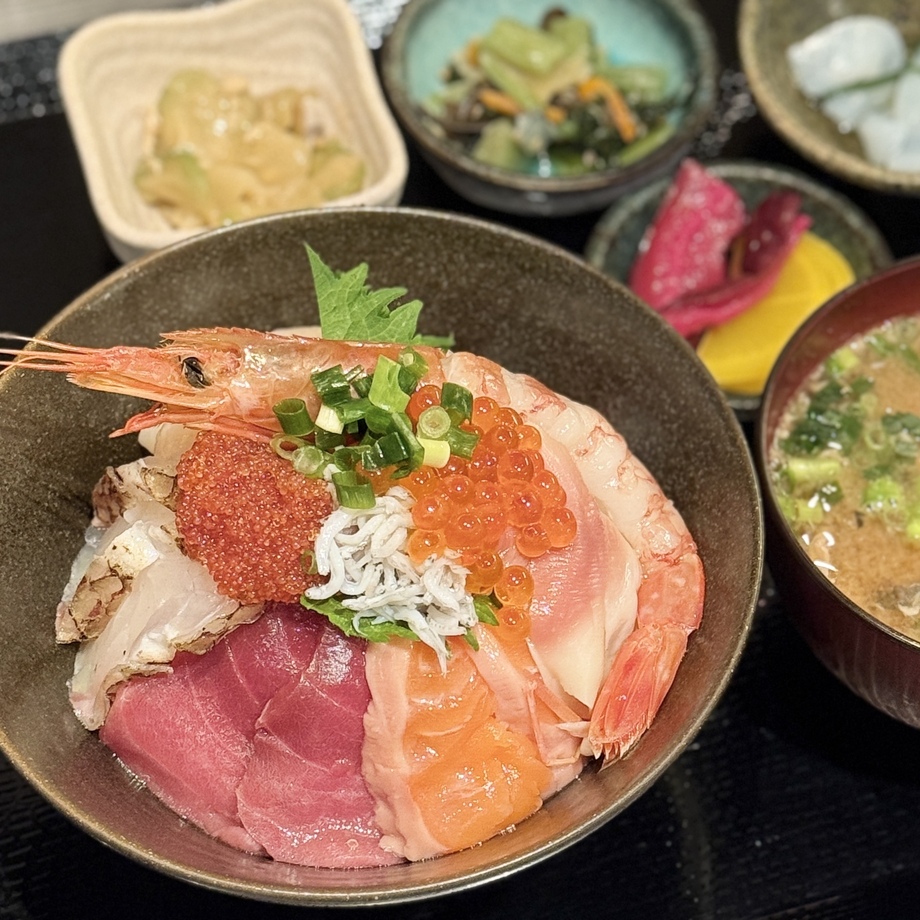 『NEW‼️』🉐本当に赤字覚悟の海鮮丼『上』🉐【数量限定】