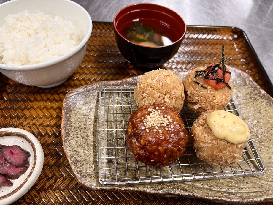 米粉ざくざくチキン定食(しっかり味4種)