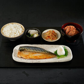 本日の市場定食(サバの味噌煮)