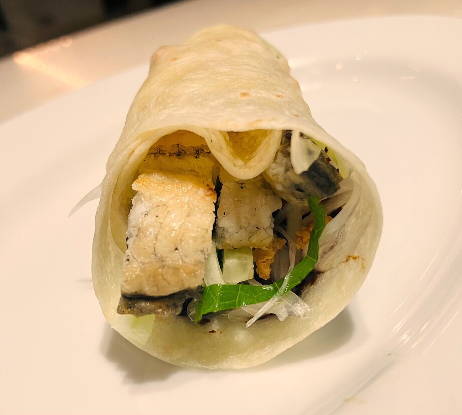 鰻ダック（鰻の北京ダック風）1本