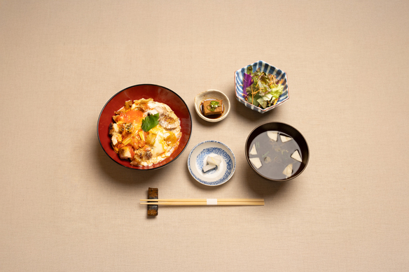 おみ乃　本家特製親子丼
