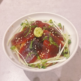 まぐろ漬け丼