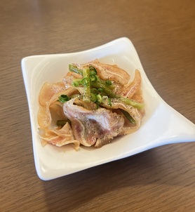 スモークミミガーの和え物