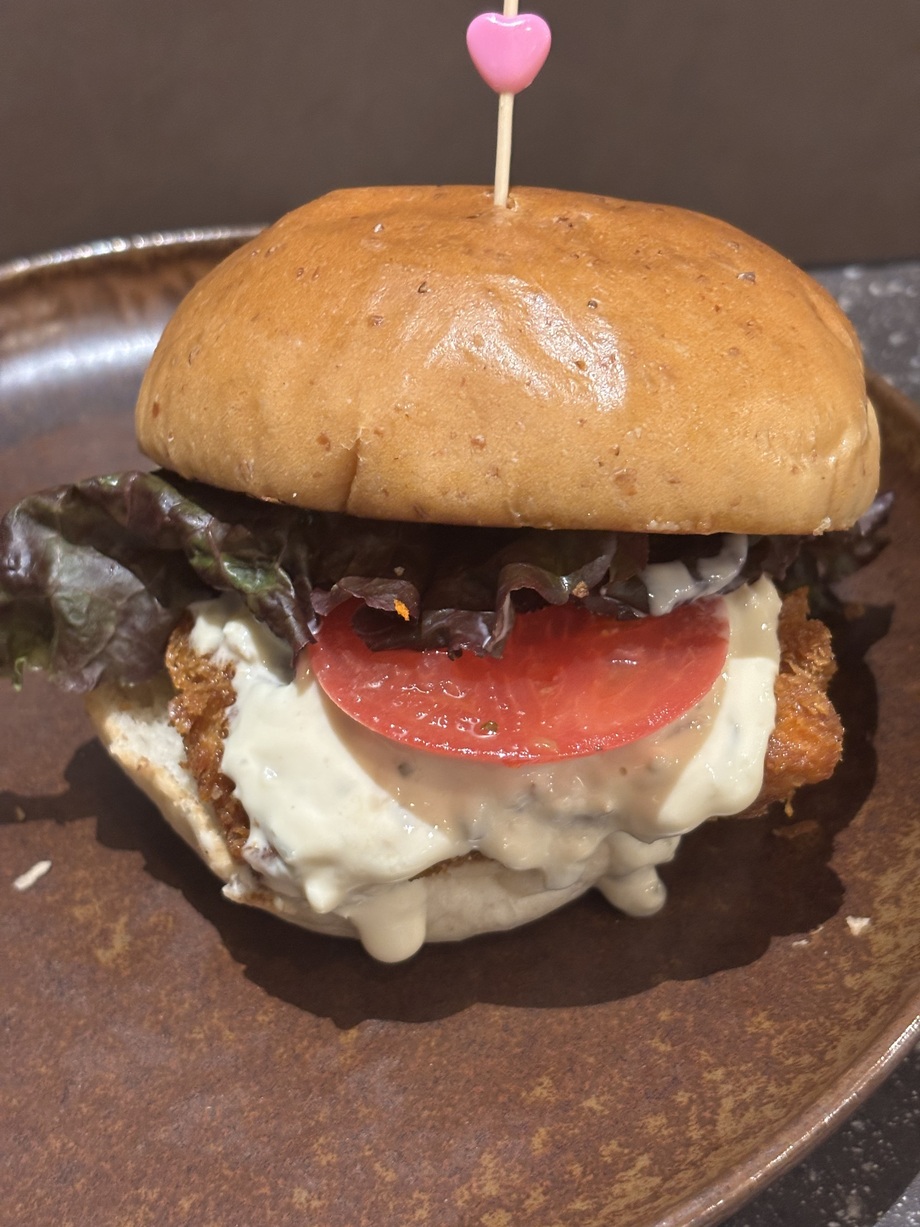 ⭐︎【ランチ限定】エビカツタルタルバーガー(ポテトドリンク付き)（1430）