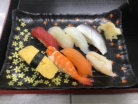 ８貫握り