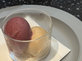 ソルベの盛り合わせ（巨峰＆アールグレイ）