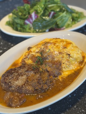 ★　オムライス&ハンバーグ　　〜ビーフシチューソース サラダ付き