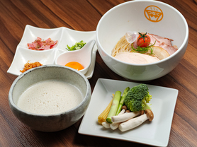 白トリュフ香る4種のチーズふわわ塩つけ麺＋野菜