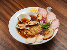 白トリュフ香る「はまぐり2個×濃厚ペースト」醤油の魚介らぁめん