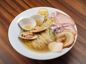 白トリュフ香る「はまぐり2個×濃厚ペースト」塩の魚介らぁめん