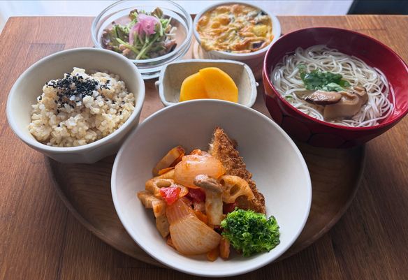 2025/11/21～11/27　ごはん定食（奈良の柿付）