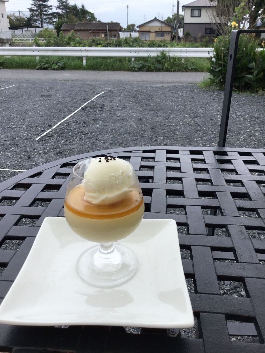 おいもプリン　アイスのせ