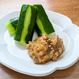 黒豚入り肉味噌とポリポリキュウリ