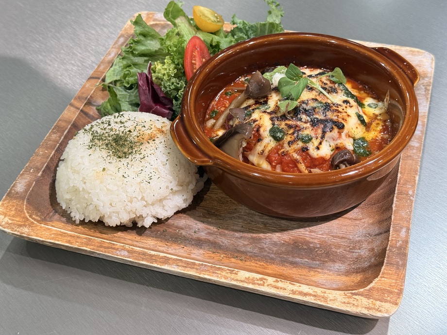 期間限定　　イタリアンチーズハンバーグプレート